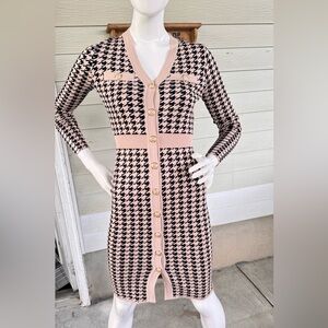 Fashion Nova Black and White Sheath Dress Long Sleeve V-Neck